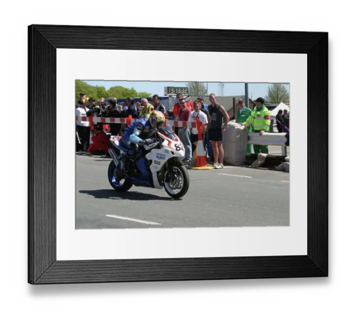 Framed Print : Patrick Van Gils (Suzuki) 2006 Superbike TT Framed Print : Patrick Van Gils (Suzuki) 2006 Superbike TT