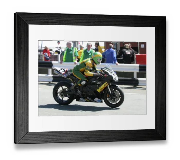 Framed Print : Chris McGahan (Yamaha) 2006 Superbike TT Framed Print : Chris McGahan (Yamaha) 2006 Superbike TT