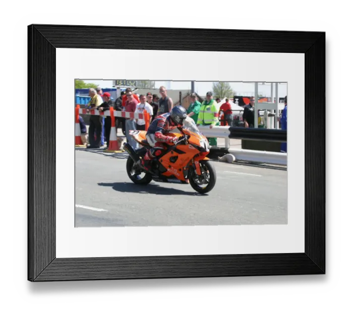 Framed Print : Stephen Harper (Suzuki) 2006 Superbike TT Framed Print : Stephen Harper (Suzuki) 2006 Superbike TT