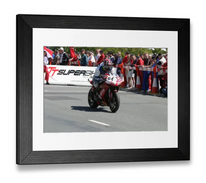 Framed Print : David Parades (Yamaha) 2006 Superbike TT Framed Print : David Parades (Yamaha) 2006 Superbike TT