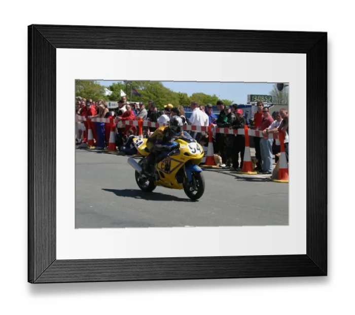 Framed Print : Thomas Schonfelder (Suzuki) 2006 Superbike TT Framed Print : Thomas Schonfelder (Suzuki) 2006 Superbike TT