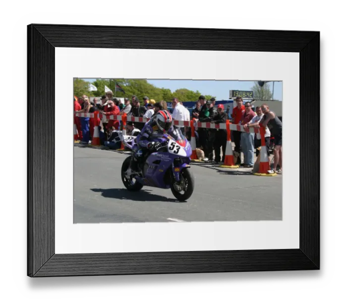 Framed Print : Mark Buckley (Honda) 2006 Superbike TT Framed Print : Mark Buckley (Honda) 2006 Superbike TT