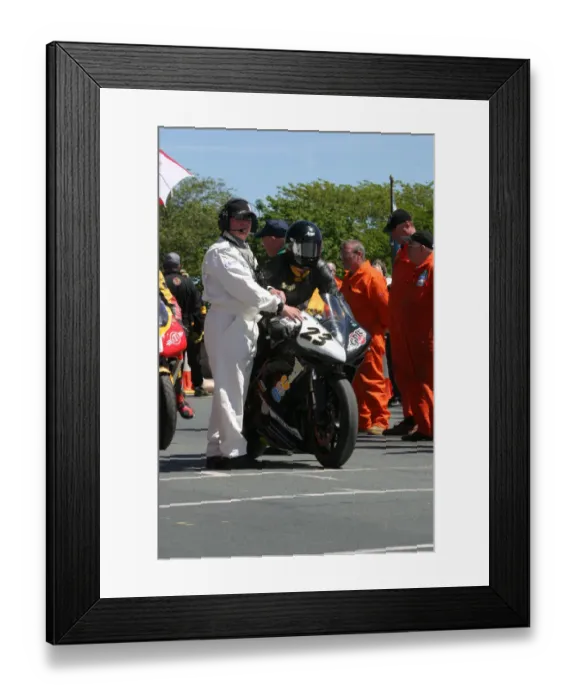 Framed Print : Dean Silvester (Yamaha) 2006 Superbike TT Framed Print : Dean Silvester (Yamaha) 2006 Superbike TT