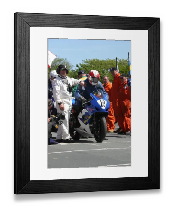 Framed Print : Gary Carswell (Suzuki) 2006 Superbike TT