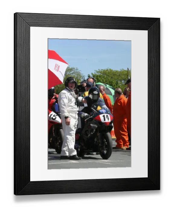 Framed Print : Chris Heath (Suzuki) 2006 Superbike TT Framed Print : Chris Heath (Suzuki) 2006 Superbike TT