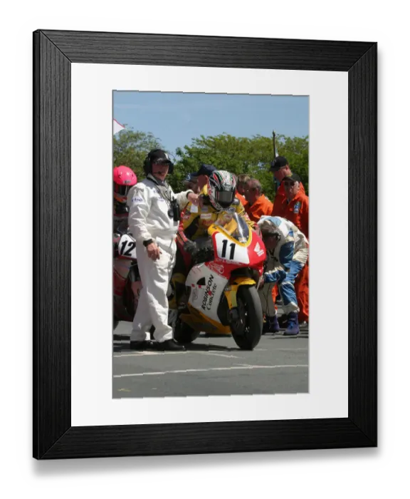 Framed Print : Cameron Donald (Honda) 2006 Superbike TT Framed Print : Cameron Donald (Honda) 2006 Superbike TT