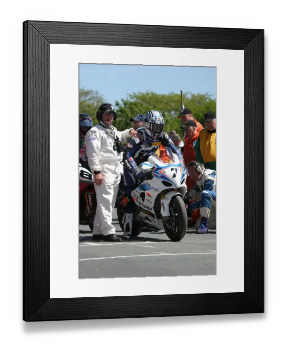 Framed Print : Adrian Archibald (Suzuki) 2006 Superbike TT Framed Print : Adrian Archibald (Suzuki) 2006 Superbike TT