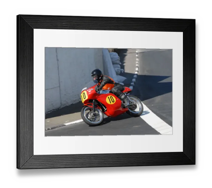 Framed Print : Bob Millinship (Manx Ducati) 2010 pre Classic TT Framed Print : Bob Millinship (Manx Ducati) 2010 pre Classic TT