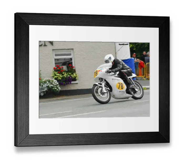 Framed Print : Roy Phipps (Honda) 2015 Senior Classic TT Framed Print : Roy Phipps (Honda) 2015 Senior Classic TT
