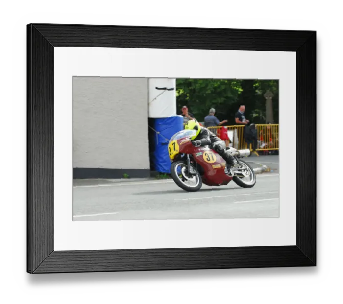 Framed Print : Dave Matravers (G50 Seeley) 2015 Senior Classic TT Framed Print : Dave Matravers (G50 Seeley) 2015 Senior Classic TT