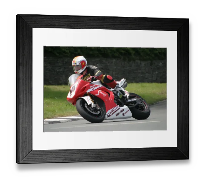 Framed Print : Paul Hunt (Yamaha) 2007 Superbike TT Framed Print : Paul Hunt (Yamaha) 2007 Superbike TT