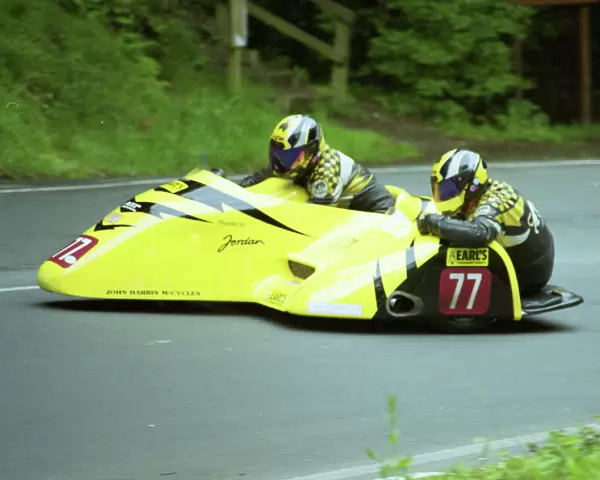 Dave Alcock & Dave Gledill (She1bourne) 2000 Sidecar TT