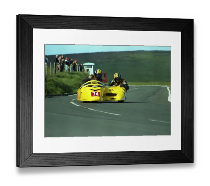 Framed Print : Dave Alcock & Dave Gledill (Shelbourne) 1999 Sidecar TT