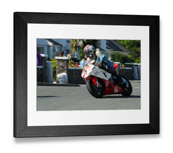 Framed Print : Alan Phillips (BMW) 2014 Southern 100 Framed Print : Alan Phillips (BMW) 2014 Southern 100