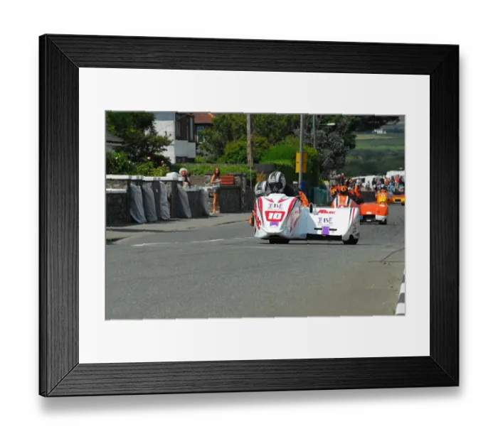 Framed Print : Darren Hope & Lenny Bumfrey (DMR Kawasaki) 2014 Southern 100 Framed Print : Darren Hope & Lenny Bumfrey (DMR Kawasaki) 2014 Southern 100