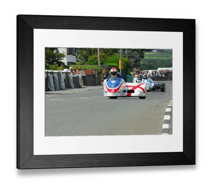 Framed Print : Conrad Harrison & Jason Crowe (Shelbourne Honda) 2014 Southern 100 Framed Print : Conrad Harrison & Jason Crowe (Shelbourne Honda) 2014 Southern 100
