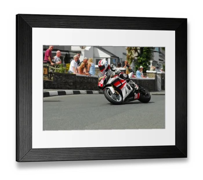 Framed Print : Dennis Booth (Suzuki) 2014 Southern 100 Framed Print : Dennis Booth (Suzuki) 2014 Southern 100