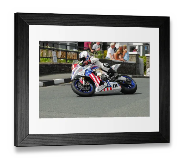 Framed Print : Paul Shoesmith (BMW) 2014 Southern 100 Framed Print : Paul Shoesmith (BMW) 2014 Southern 100