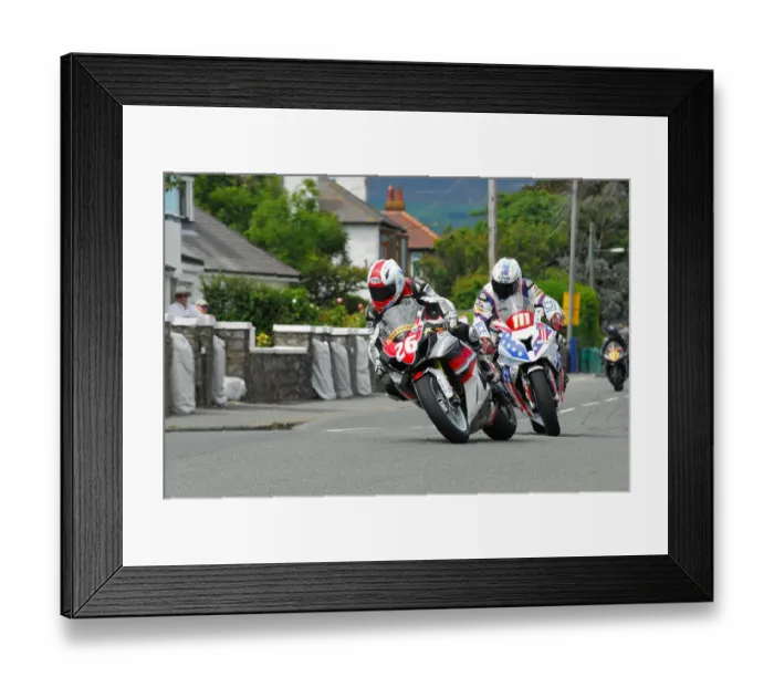 Framed Print : Dennis Booth (Suzuki) 2014 Southern 100 Framed Print : Dennis Booth (Suzuki) 2014 Southern 100
