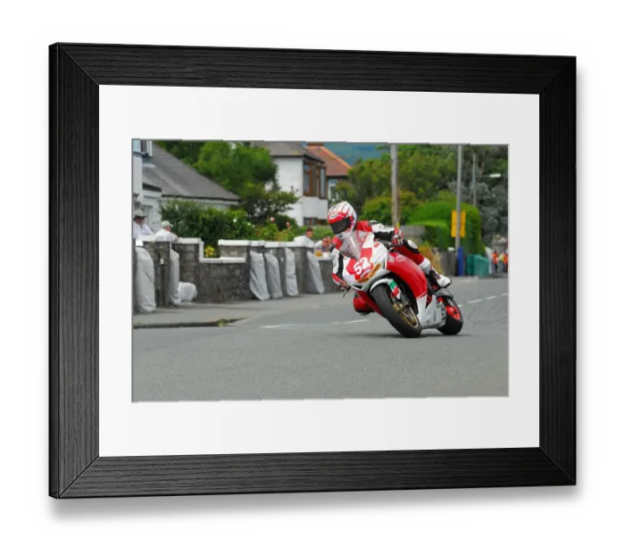 Framed Print : James Cowton (Honda) 2014 Southern 100 Framed Print : James Cowton (Honda) 2014 Southern 100