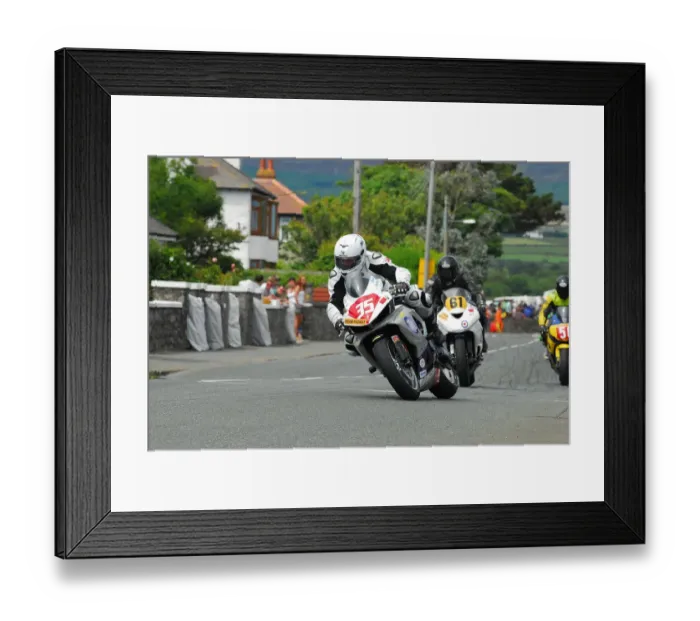 Framed Print : Andy Fenton (Suzuki) 2014 Southern 100 Framed Print : Andy Fenton (Suzuki) 2014 Southern 100