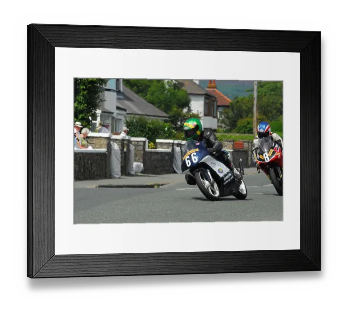 Framed Print : Chris McGahan (Hales Honda) 2014 Southern 100 Framed Print : Chris McGahan (Hales Honda) 2014 Southern 100