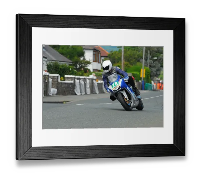 Framed Print : Darran Creer (Suzuki) 2014 Southern 100 Framed Print : Darran Creer (Suzuki) 2014 Southern 100