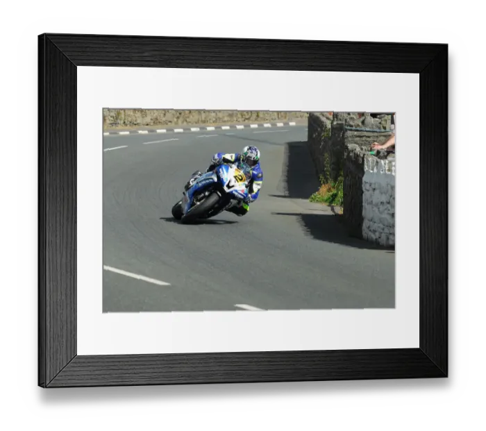 Framed Print : Dean Harrison (Kawasaki) 2014 Southern 100 Framed Print : Dean Harrison (Kawasaki) 2014 Southern 100