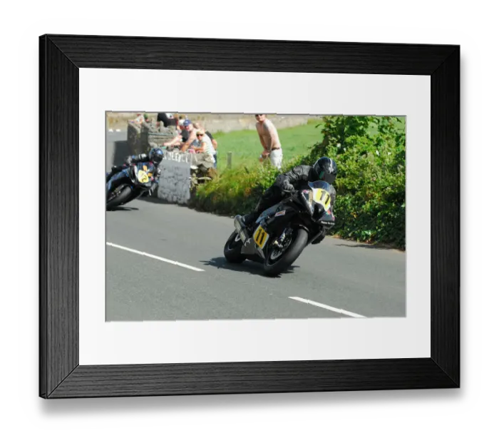 Framed Print : Mark Parrett (Yamaha) 2014 Southern 100 Framed Print : Mark Parrett (Yamaha) 2014 Southern 100