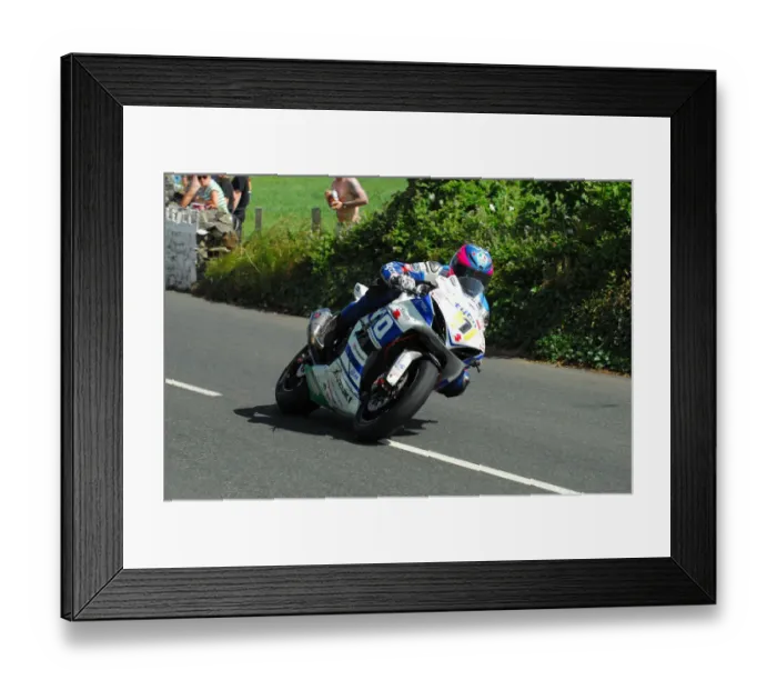 Framed Print : Guy Martin (Tyco Suzuki) 2014 Southern 100 Framed Print : Guy Martin (Tyco Suzuki) 2014 Southern 100