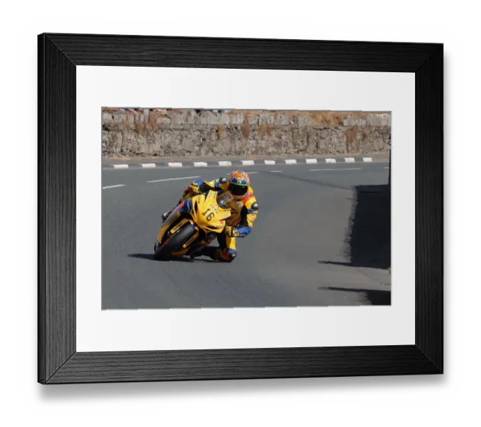 Framed Print : Paul Smyth (PRF Suzuki) 2014 Southern 100 Framed Print : Paul Smyth (PRF Suzuki) 2014 Southern 100