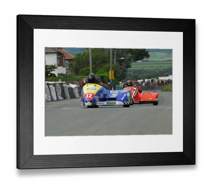 Framed Print : David Hirst & Luke Beckworth (LPC Shelbourne Honda) 2012 Southern 100 Framed Print : David Hirst & Luke Beckworth (LPC Shelbourne Honda) 2012 Southern 100