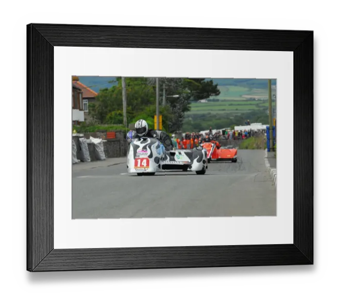 Framed Print : Wayne Lockey & Kenny Cole (Ireson Honda) 2012 Southern 100