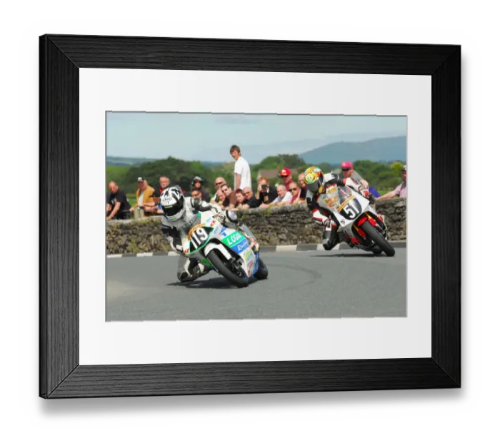Framed Print : Sam Wilson (Honda) and Dave Taylor (Yamaha) 2012 Southern 100 Framed Print : Sam Wilson (Honda) and Dave Taylor (Yamaha) 2012 Southern 100