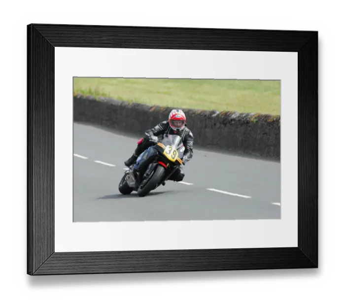Framed Print : Anthony Redmond (Yamaha) 2012 Southern 100 Framed Print : Anthony Redmond (Yamaha) 2012 Southern 100
