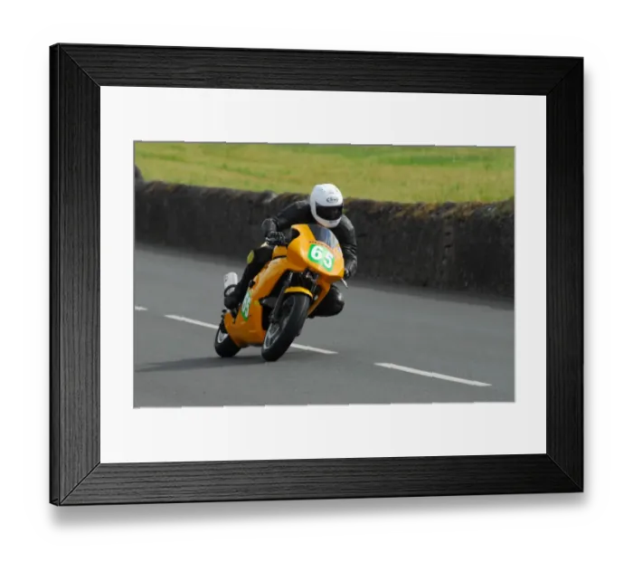 Framed Print : John Byatt (Suzuki) 2012 Southern 100 Framed Print : John Byatt (Suzuki) 2012 Southern 100