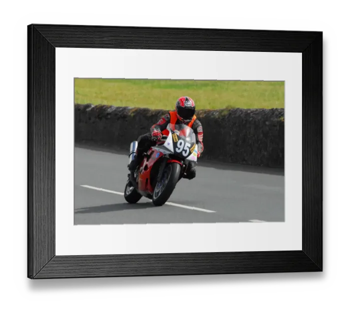 Framed Print : Michael Schofield (Yamaha) 2012 Southern 100 Framed Print : Michael Schofield (Yamaha) 2012 Southern 100