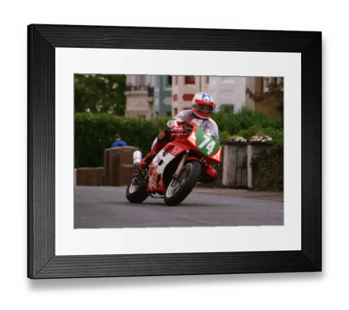Framed Print : Geoff McMullan (Yamaha) 1999 Lightweight 400 TT
