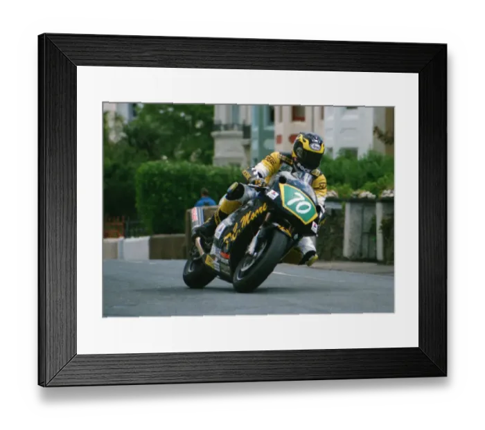 Framed Print : Steve Dey (Suzuki) 1999 Lightweight 400 TT Framed Print : Steve Dey (Suzuki) 1999 Lightweight 400 TT