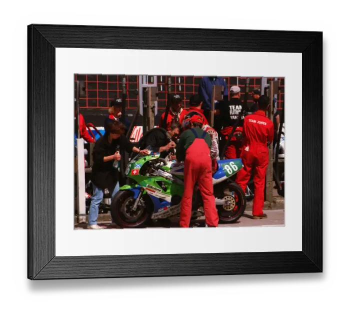 Framed Print : Peter Jarmann (Kawasaki) 1999 Lightweight 400 TT