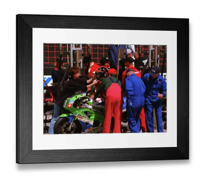 Framed Print : Peter Jarmann (Kawasaki) 1999 Lightweight 400 TT Framed Print : Peter Jarmann (Kawasaki) 1999 Lightweight 400 TT