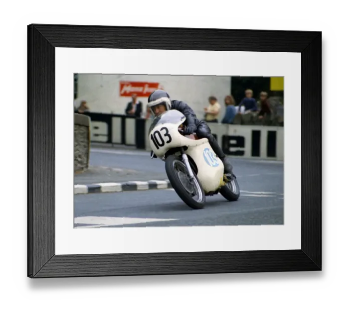 Framed Print : Dave Turner (Norton) 1972 Junior Manx Grand Prix Framed Print : Dave Turner (Norton) 1972 Junior Manx Grand Prix