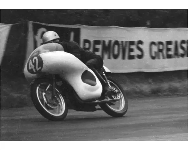 Hideo Oishi (Yamaha) 1961 Ultra Lightweight TT