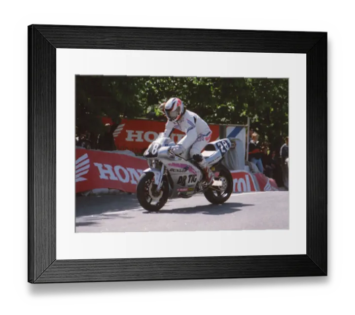 Framed Print : Mark Daynes (Tigcraft Suzuki) 1994 Singles TT Framed Print : Mark Daynes (Tigcraft Suzuki) 1994 Singles TT
