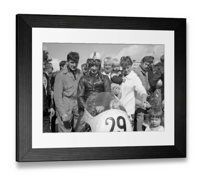 Framed Print : Dennis Craine (Greeves) 1965 Lightweight Manx Grand Prix Framed Print : Dennis Craine (Greeves) 1965 Lightweight Manx Grand Prix
