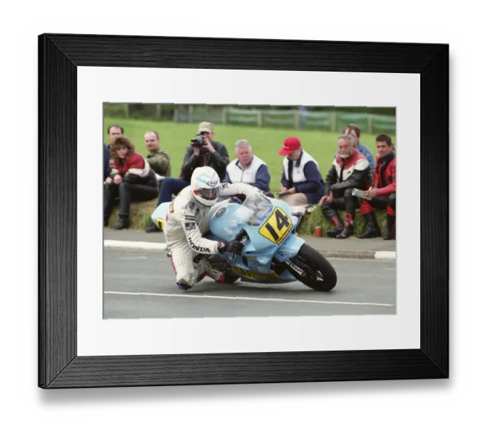 Framed Print : Derek Young (Honda) 1994 Supersport TT Framed Print : Derek Young (Honda) 1994 Supersport TT