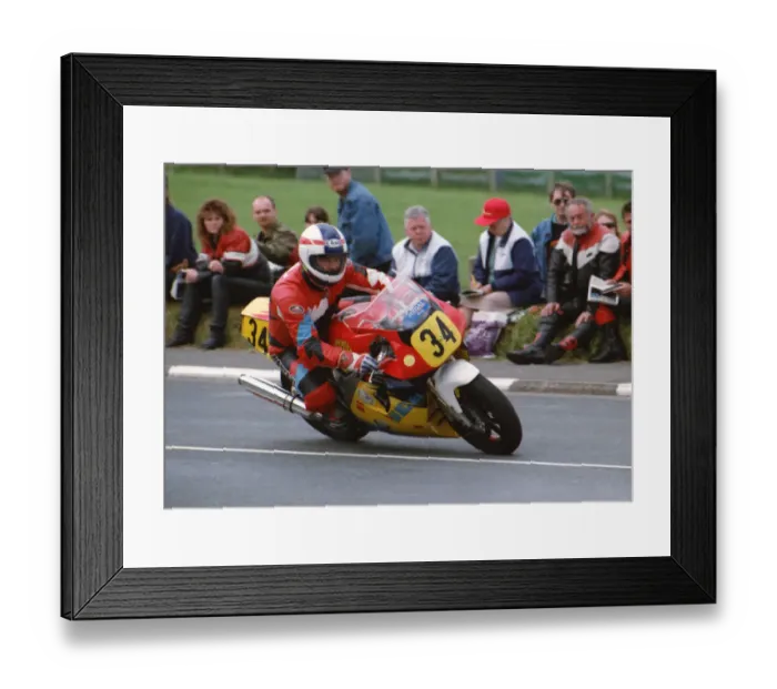 Framed Print : Dave Montgomery (Yamaha) 1994 Supersport 600 TT Framed Print : Dave Montgomery (Yamaha) 1994 Supersport 600 TT