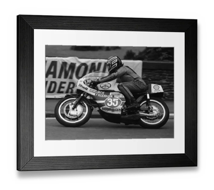 Framed Print : Tom Robinson (Yamaha) 1973 Lightweight Manx Grand Prix