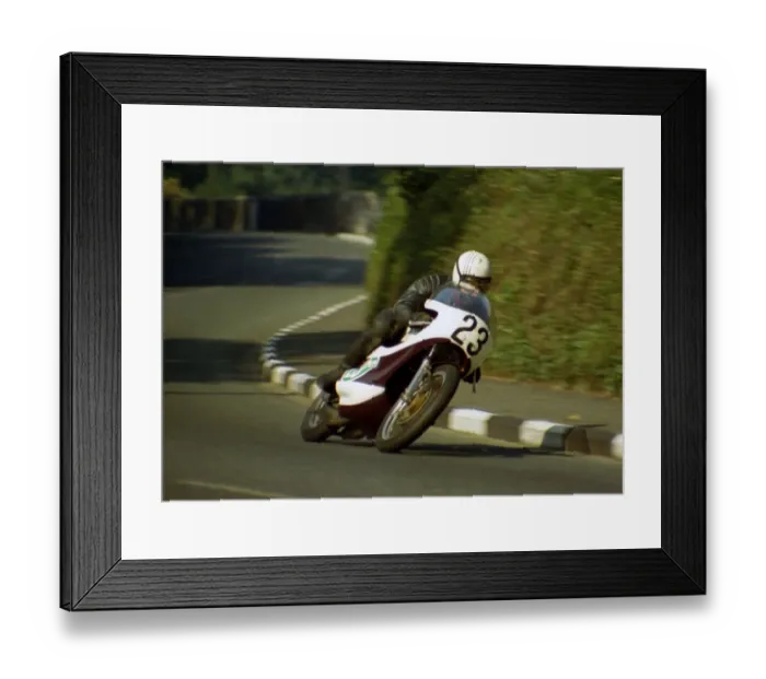 Framed Print : James Teare (Yamaha) 1971 Lightweight Manx Grand Prix Framed Print : James Teare (Yamaha) 1971 Lightweight Manx Grand Prix