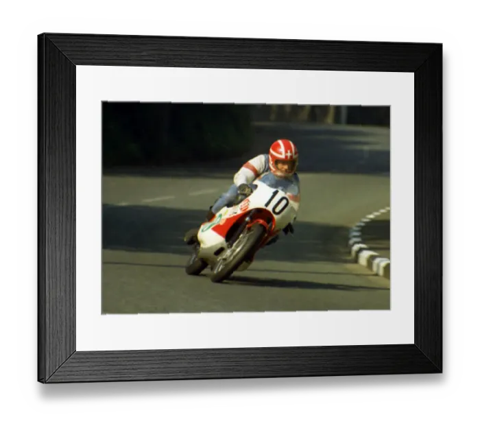 Framed Print : Ronnie Mann (Yamaha) 1971 Lightweight Manx Grand Prix Framed Print : Ronnie Mann (Yamaha) 1971 Lightweight Manx Grand Prix